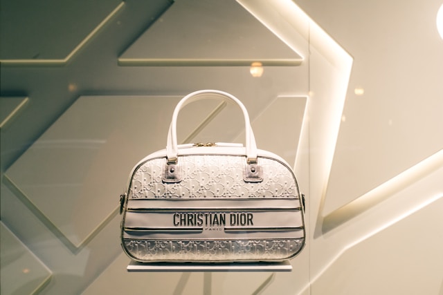 dior バッグ 安く買う方法