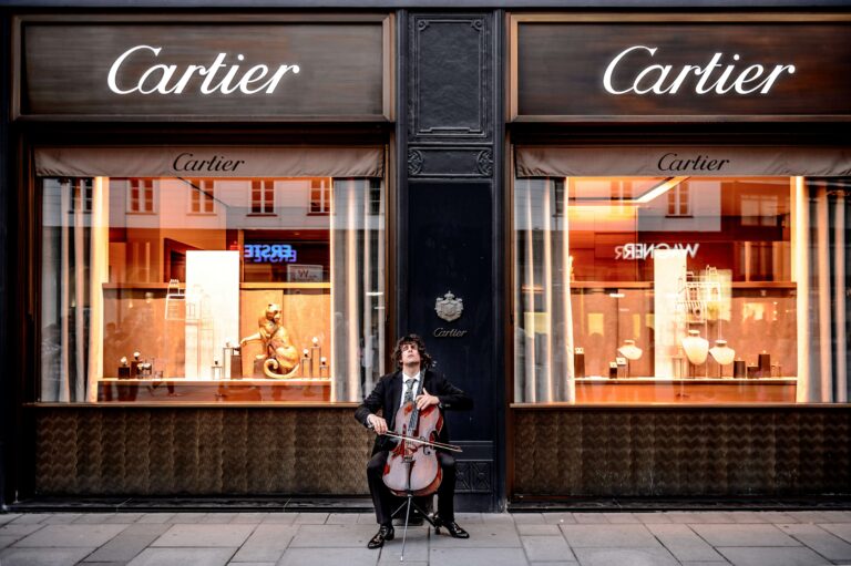 カルティエのバレリーナがダサいと言われる理由｜SNSの口コミ・魅せるつけ方なども解説