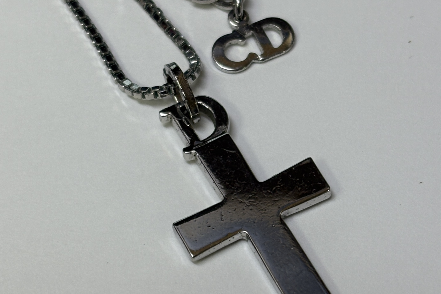 Dior ネックレス 偽物 見分け方