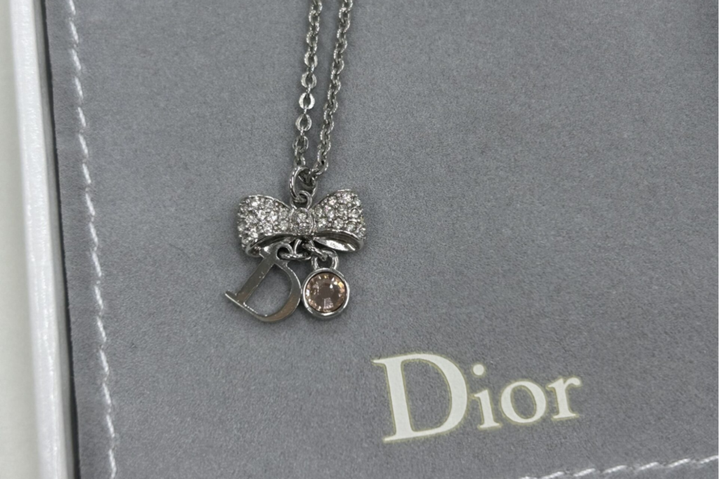 Dior ネックレス 偽物 見分け方