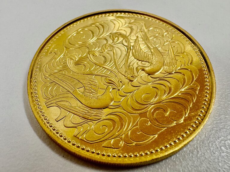 天皇陛下御在位60年記念10万円金貨