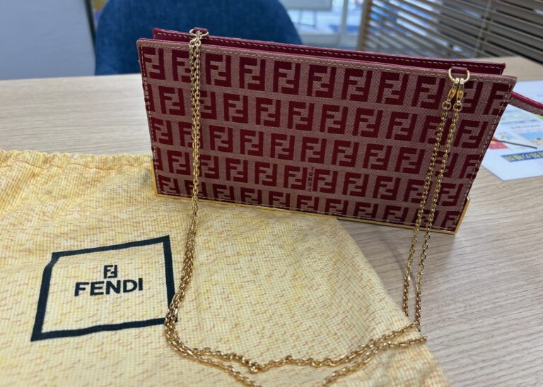 FENDI（フェンディ）ズッカ ショルダーバッグ