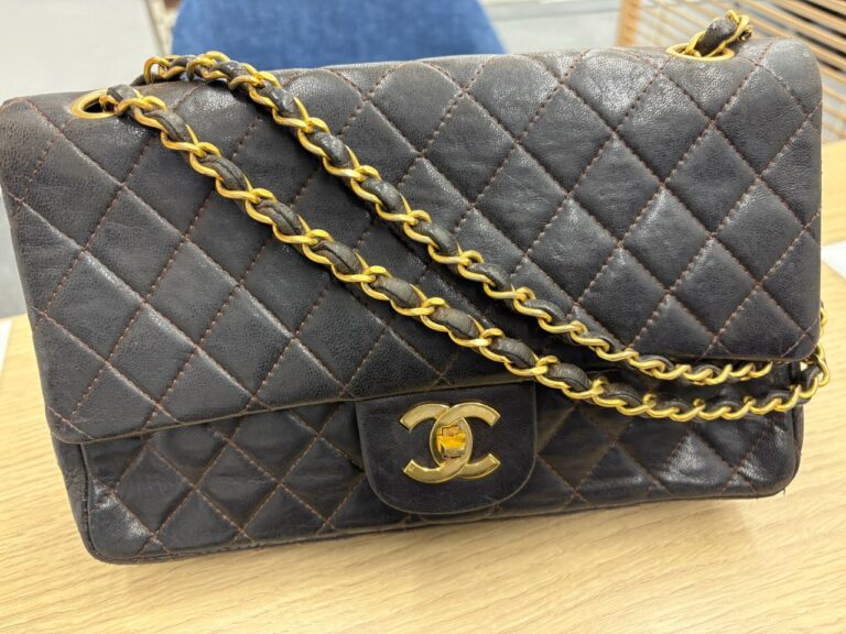 CHANEL（シャネル）マトラッセ チェーンショルダーバッグ