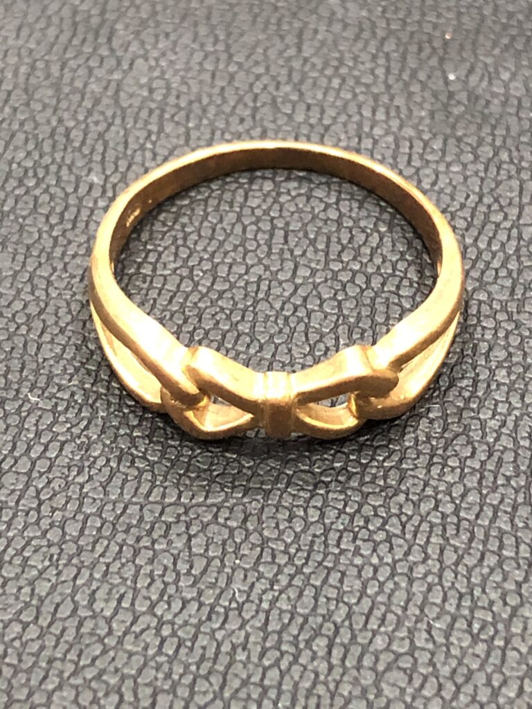 金の指輪