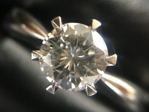 ダイヤモンド,プラチナ,０．３ｃｔ,汐入,三崎口,横須賀中央,新逗子,神武寺,六浦,金沢八景,金沢文庫,能見台,杉田,?風ヶ浦,上大岡,横浜,黄金町,戸塚,東戸塚,大船,鎌倉,北鎌倉,逗子,藤沢,横須賀,葉山,貴金属,高価買取,買取,追浜,武山,横浜,出張買取,大吉,買取大吉逗子店,色石